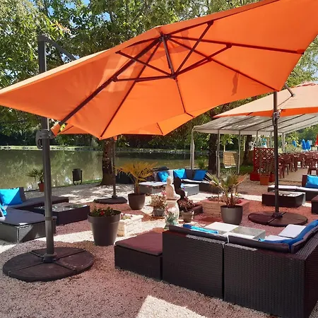 Camping Les Etangs De Plessac Parque de Campismo Saint-Felix-de-Bourdeilles