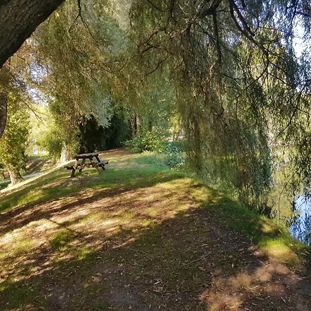 Camping Les Etangs De Plessac Parque de Campismo Saint-Felix-de-Bourdeilles